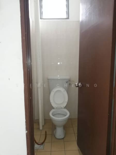 Shop for Rent in Bukit Jalil (Kuala Lumpur) - Steve Cheong - Bathroom - PropertyGuru.com.my