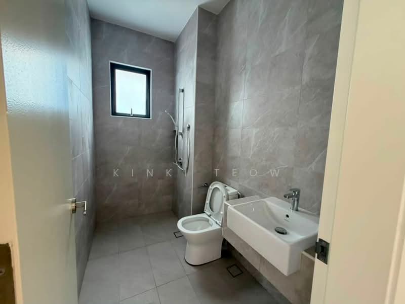 Cluster House for Sale in Taman Ekoflora (Johor Bahru) - Kinki Teow - Bathroom - PropertyGuru.com.my