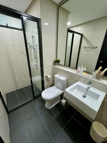 Servis Apartment untuk Disewa di The Tamarind - Gan Chun Kai - Bathroom - PropertyGuru.com.my