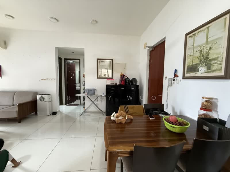 Condominium for Sale at Amberside @ Country Garden Danga Bay - Ricky Woo - Living Room - PropertyGuru.com.my