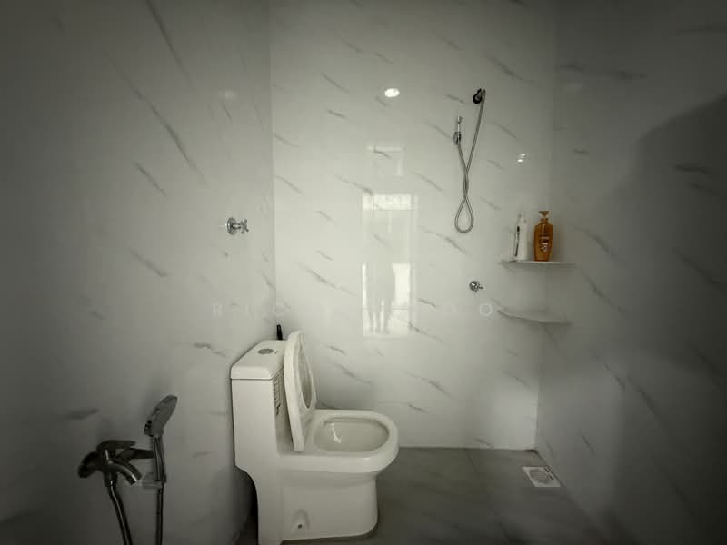 Rumah Teres 1 Tingkat untuk Dijual di Tampoi (Johor) - Ricky Woo - Bathroom - PropertyGuru.com.my