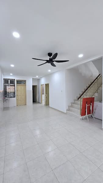 Rumah Teres 1.5 Tingkat untuk Dijual di Taman Pelangi Indah (Ulu Tiram) - Joan Tong - Living Room - PropertyGuru.com.my