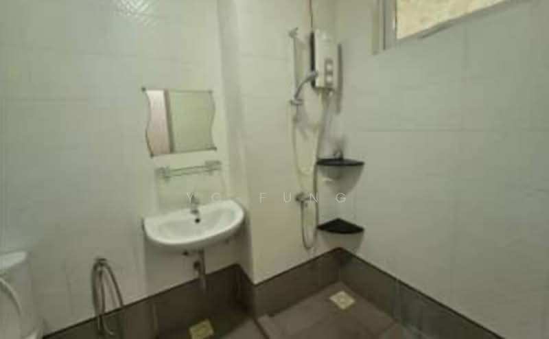 Service Residence for Sale at Seasons Amara Larkin - YC Fung - Bathroom - PropertyGuru.com.my
