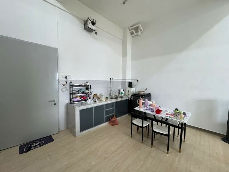 Servis Apartment untuk Dijual di The Garden Residences - YC Fung - Kitchen - PropertyGuru.com.my