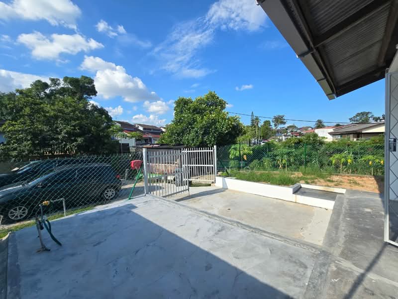Rumah Teres 1 Tingkat untuk Disewa di Taman Johor Jaya (Johor Bahru) - YC Fung - Exterior - PropertyGuru.com.my