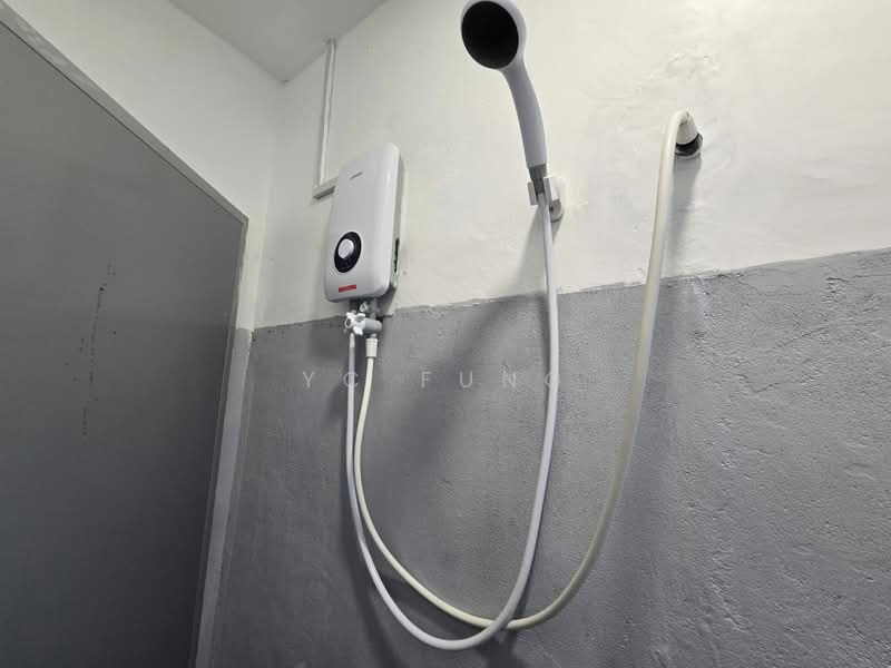 Rumah Teres 1 Tingkat untuk Disewa di Taman Johor Jaya (Johor Bahru) - YC Fung - Bathroom - PropertyGuru.com.my