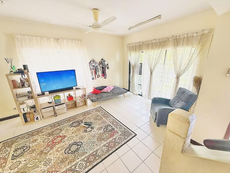2-storey Terraced House for Rent in Bandar Sri Damansara (Selangor) - Erin Yusof - Living Room - PropertyGuru.com.my