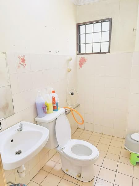 2-storey Terraced House for Rent in Bandar Sri Damansara (Selangor) - Erin Yusof - Bathroom - PropertyGuru.com.my