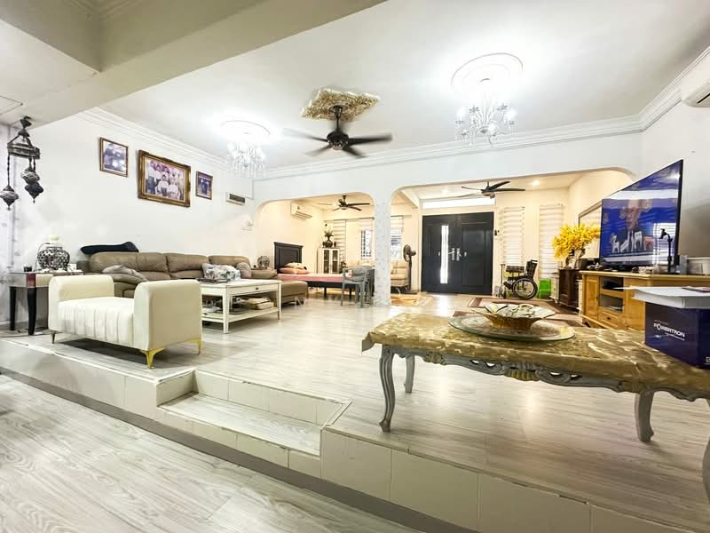 Rumah Teres 2 Tingkat untuk Dijual di Taman Selayang Indah (Selayang) - Tony Lau - Living Room - PropertyGuru.com.my