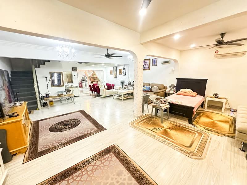 Rumah Teres 2 Tingkat untuk Dijual di Taman Selayang Indah (Selayang) - Tony Lau - Living Room - PropertyGuru.com.my