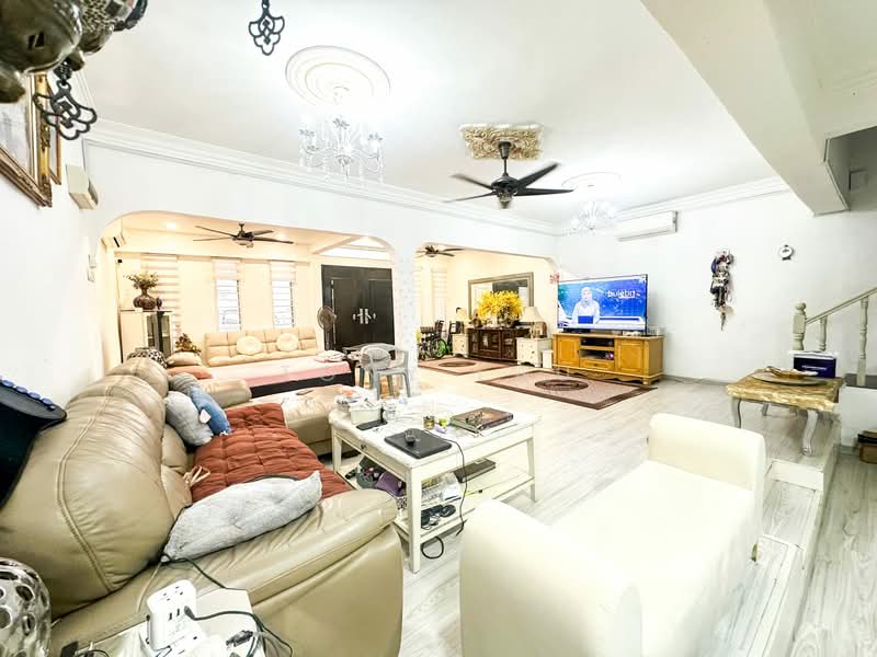 Rumah Teres 2 Tingkat untuk Dijual di Taman Selayang Indah (Selayang) - Tony Lau - Living Room - PropertyGuru.com.my
