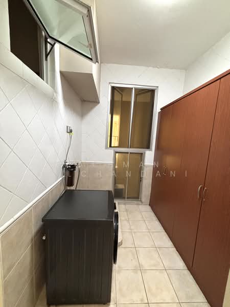 Kondominium untuk Disewa di La Grande Kiara - Lachman Mulchandani - Laundry area - PropertyGuru.com.my