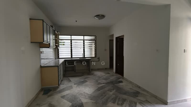 Pangsapuri untuk Dijual di Desa Daya - Leong . - Kitchen - PropertyGuru.com.my
