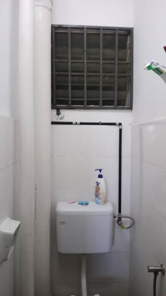 Pangsapuri untuk Dijual di Palm & Nipah Court (Pangsapuri Nipah) - Leong . - Bathroom - PropertyGuru.com.my
