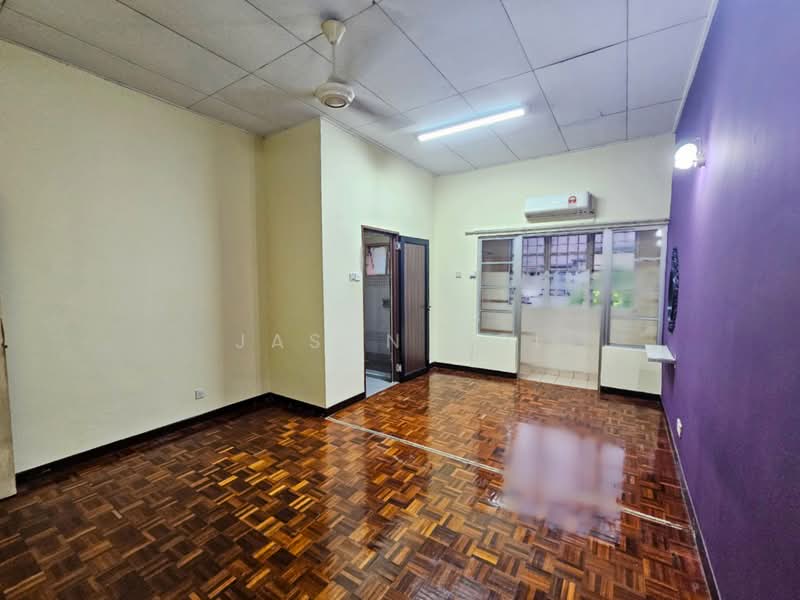 Rumah Teres 2 Tingkat untuk Dijual di Usj 16 (Subang Jaya) - Jason Ooi - Living Room - PropertyGuru.com.my