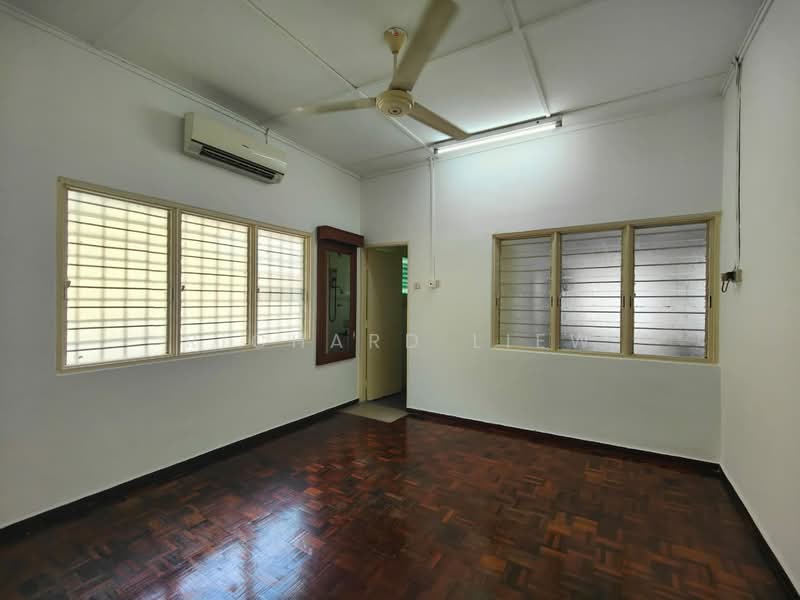 1-storey Terraced House for Sale in SS3 (Petaling Jaya) - Richard Liew - Living Room - PropertyGuru.com.my