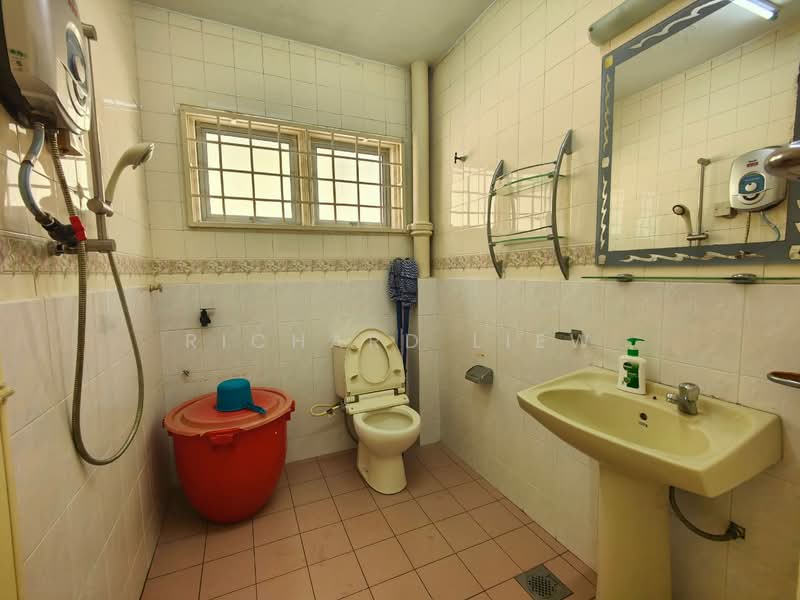 1-storey Terraced House for Sale in SS3 (Petaling Jaya) - Richard Liew - Bathroom - PropertyGuru.com.my