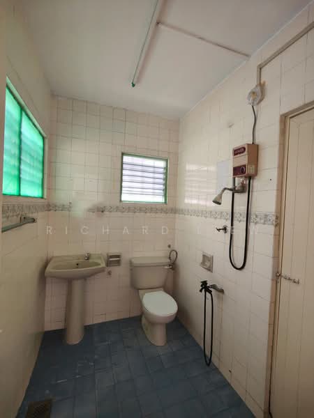 1-storey Terraced House for Sale in SS3 (Petaling Jaya) - Richard Liew - Bathroom - PropertyGuru.com.my