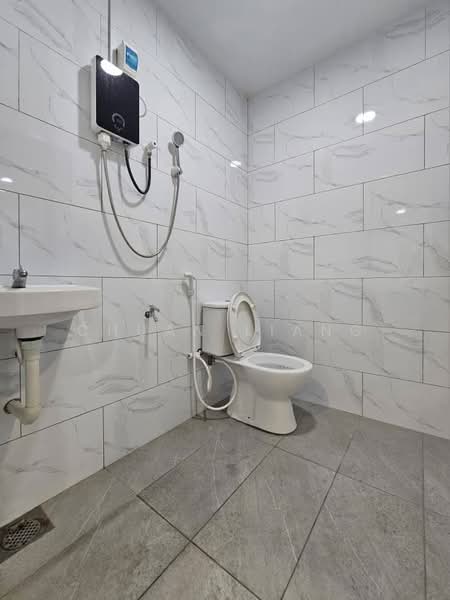 2-storey Terraced House for Sale in Taman Desa Jaya (Johor Bahru) - Chuan Liang - Bathroom - PropertyGuru.com.my