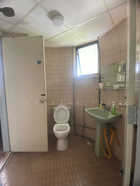 Kondominium untuk Dijual di Kondo Berjaya - Crystal Tee - Bathroom - PropertyGuru.com.my