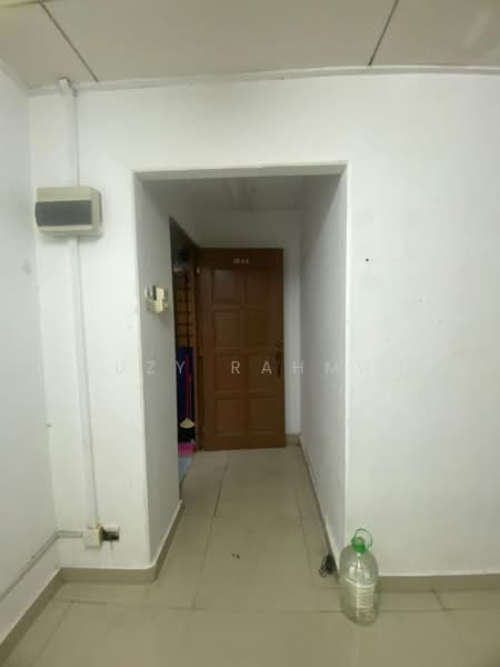 Flat for Sale at Kelumpuk Bambu - Suzy Rahman - Entrance - PropertyGuru.com.my