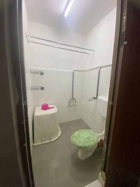 Flat for Sale at Kelumpuk Bambu - Suzy Rahman - Bathroom - PropertyGuru.com.my