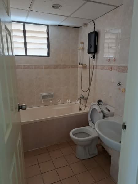 Kondominium untuk Disewa di Grand View - Leong . - Bathroom - PropertyGuru.com.my
