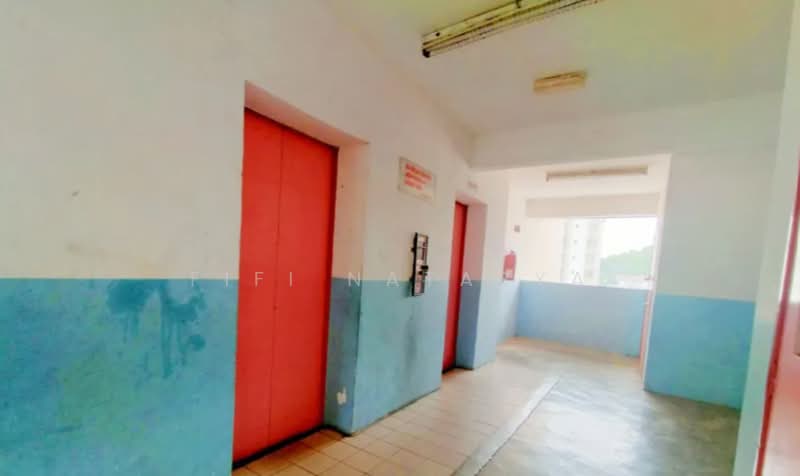 Apartment for Sale at Pangsapuri Kenanga Sari - Fifi Natasya - Corridor - PropertyGuru.com.my