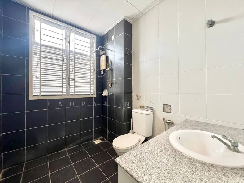 Rumah Teres 2 Tingkat untuk Dijual di Seksyen 33 (Shah Alam) - Fauran Nawawi - PropertyGuru.com.my