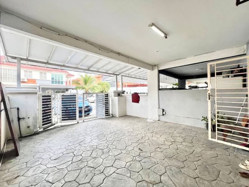 Rumah Teres 2 Tingkat untuk Dijual di Seksyen 33 (Shah Alam) - Fauran Nawawi - PropertyGuru.com.my