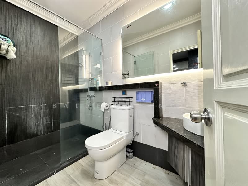 Semi-Detached House for Sale in Kelana Jaya (Petaling Jaya) - Baljeet Singh - Bathroom - PropertyGuru.com.my