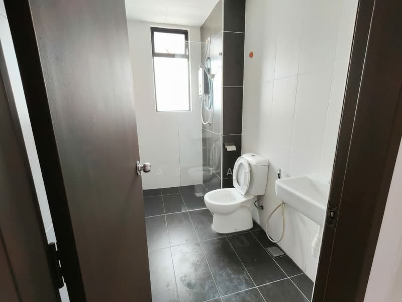 Servis Apartment untuk Dijual di The Garden Residences Premier, Skudai - Jas Tay - Bathroom - PropertyGuru.com.my