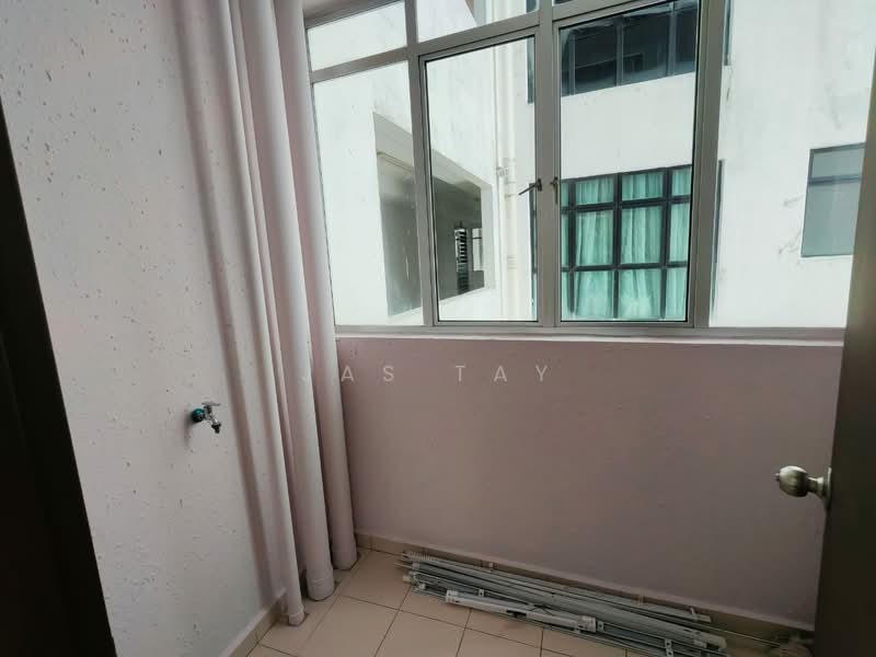 Servis Apartment untuk Dijual di The Garden Residences Premier, Skudai - Jas Tay - Balcony - PropertyGuru.com.my