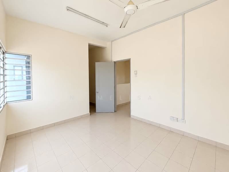 Rumah Teres 2 Tingkat untuk Dijual di Bandar Enstek (Negeri Sembilan) - N. Melisa - Interior - PropertyGuru.com.my