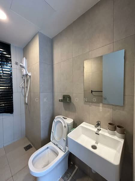 Kondominium untuk Disewa di Kenwingston Platz - CK Teong - Bathroom - PropertyGuru.com.my