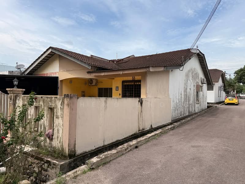 1-storey Terraced House for Sale in Taman Kota Masai (Pasir Gudang) - Fu Heng Chong - Exterior - PropertyGuru.com.my