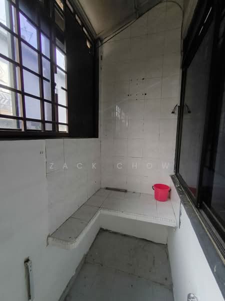 1-storey Terraced House for Sale in Taman Rinting (Masai) - Zack Chow - Balcony - PropertyGuru.com.my