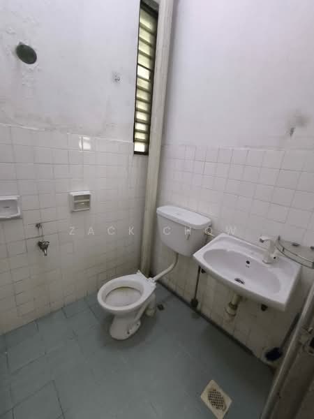 1-storey Terraced House for Sale in Taman Rinting (Masai) - Zack Chow - Bathroom - PropertyGuru.com.my