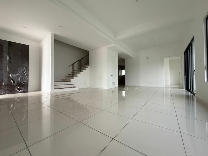 Rumah Berkembar untuk Dijual di Bandar Gamuda Gardens (Rawang) - Alice Low - Living Room - PropertyGuru.com.my