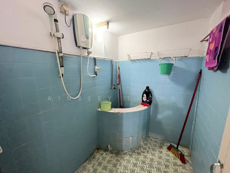Rumah Teres 1 Tingkat untuk Dijual di Taman Star (Ipoh) - Ainsley Thong - Bathroom - PropertyGuru.com.my