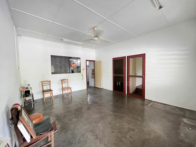 Rumah Teres 1 Tingkat untuk Dijual di Taman Star (Ipoh) - Ainsley Thong - Living Room - PropertyGuru.com.my