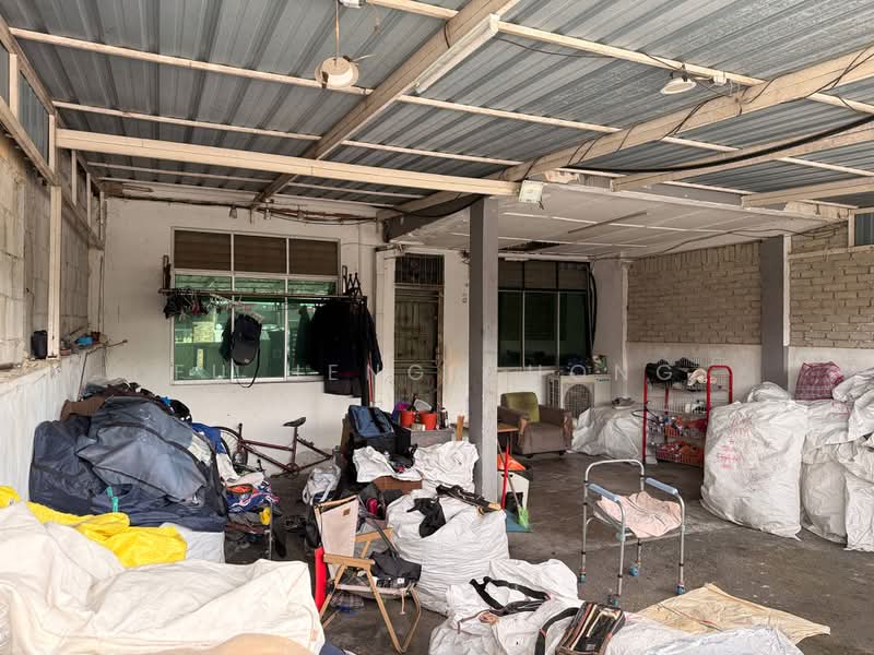 1-storey Terraced House for Sale in Taman Pasir Emas (Pasir Gudang) - Fu Heng Chong - Exterior - PropertyGuru.com.my