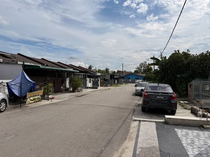1-storey Terraced House for Sale in Taman Pasir Emas (Pasir Gudang) - Fu Heng Chong - Exterior - PropertyGuru.com.my