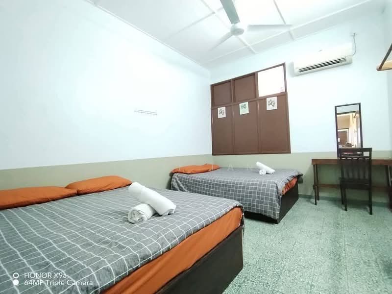 1-storey Terraced House for Rent in Ipoh Garden (Ipoh) - Jeff Tan - Bedroom - PropertyGuru.com.my
