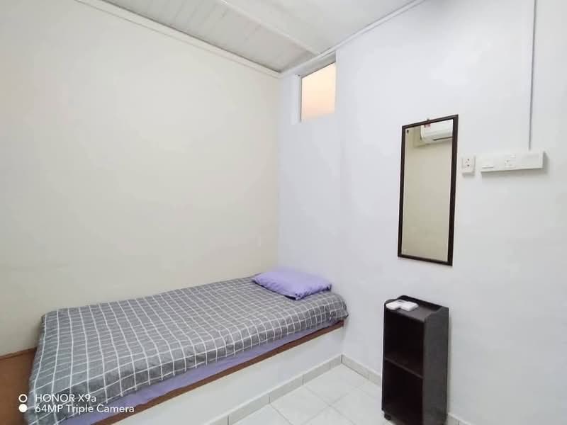 1-storey Terraced House for Rent in Ipoh Garden (Ipoh) - Jeff Tan - Bedroom - PropertyGuru.com.my