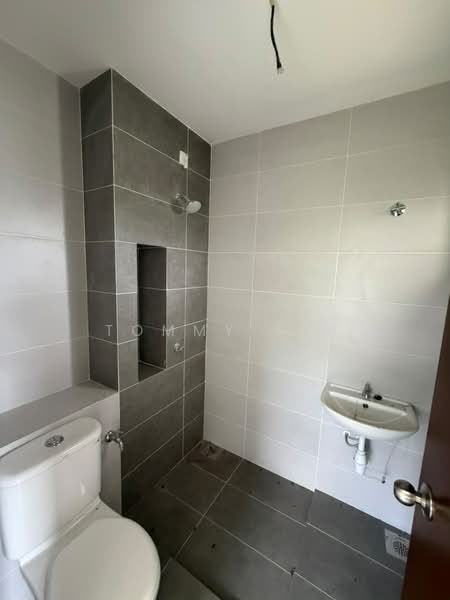 2-storey Terraced House for Sale in Taman Puncak Tropicana (Pekan Nenas) - Tommy Tai - Bathroom - PropertyGuru.com.my