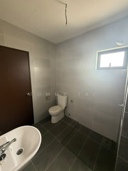 2-storey Terraced House for Sale in Taman Puncak Tropicana (Pekan Nenas) - Tommy Tai - Bathroom - PropertyGuru.com.my