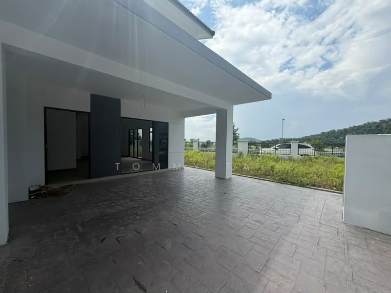 2-storey Terraced House for Sale in Taman Puncak Tropicana (Pekan Nenas) - Tommy Tai - Exterior - PropertyGuru.com.my