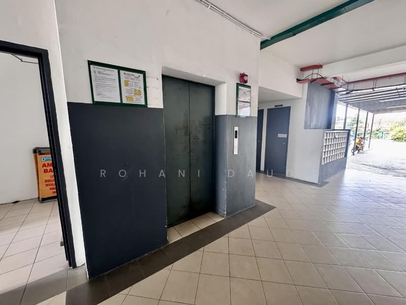 Pangsapuri untuk Disewa di Green Villa - Rohani Daud - Corridor - PropertyGuru.com.my