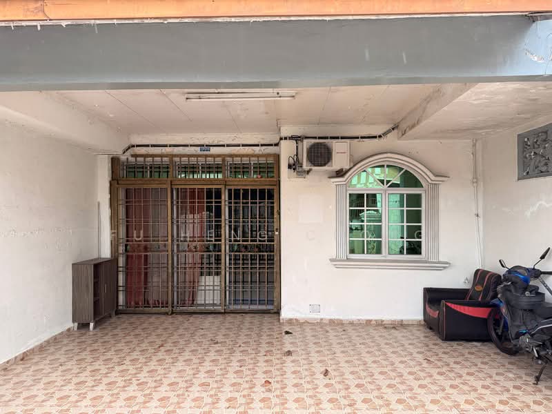 1-storey Terraced House for Sale in Bandar Putra (Kulai) - Fu Heng Chong - Exterior - PropertyGuru.com.my